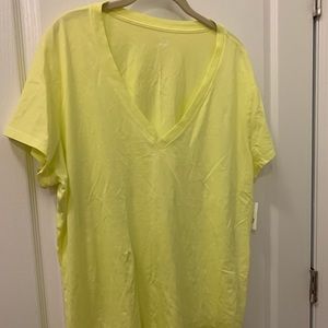 NWT Gap v-neck Shirt